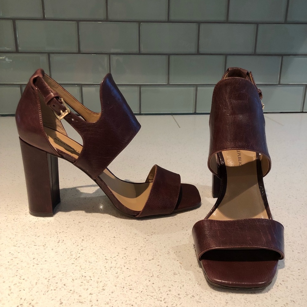 Brown leather sandal heels